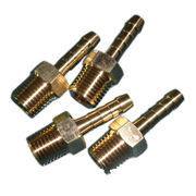 La instalación de tuberías, colocación de cobre amarillo, codo, entrerrosca, enchufe, reductor, instalación de tuberías del interruptor, modificó la colocación para requisitos particulares de cobre amarillo masculina y femenina