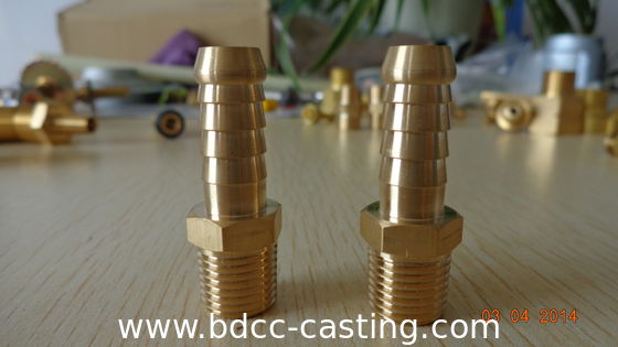 Manguera flexible personalizada con conexiones de latón, fabricada por un fabricante chino