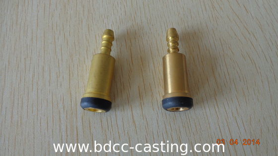 Manguera flexible personalizada con conexiones de latón, fabricada por un fabricante chino