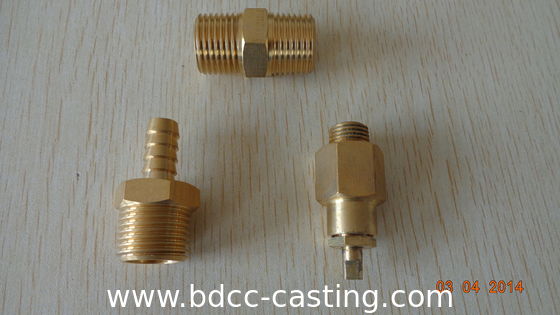 Manguera flexible personalizada con conexiones de latón, fabricada por un fabricante chino