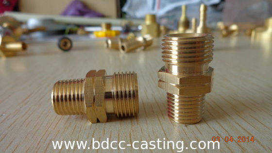 Manguera de bolsillo personalizada con conexiones de latón, fabricada en China por un fabricante profesional