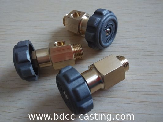 Conectores de latón mecanizados por CNC personalizados, fabricados en China por un fabricante profesional