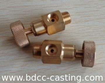 Conectores de cobre amarillo que trabajan a máquina del CNC, hechos en fabricante del profesional de China