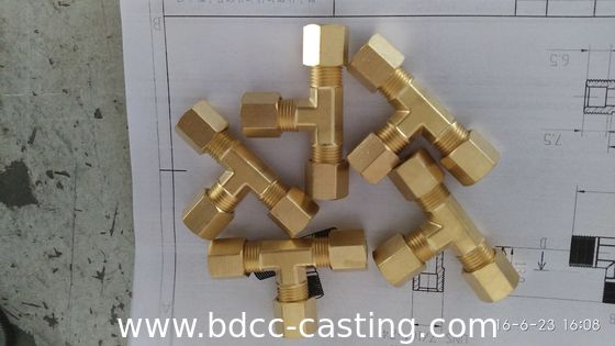 Tee de latón, Productos de conector de latón CNC personalizados, fabricante profesional hecho en China
