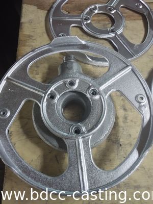 Hierro fundido dúctil personalizado con todo tipo de acabados, fabricado por un fabricante profesional chino