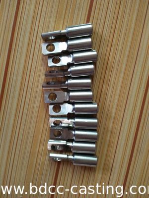 Acarree el montaje del rodillo del chasis, piezas que trabajan a máquina modificadas para requisitos particulares de la precisión del CNC con toda clase de finales