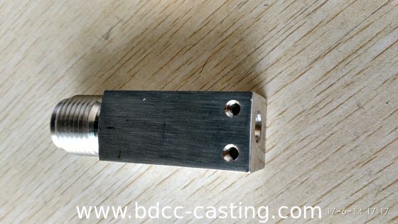 La aduana toda clase de materiales, una variedad de especificaciones, proceso mecánico parte; juntas, instalaciones de tuberías, echando