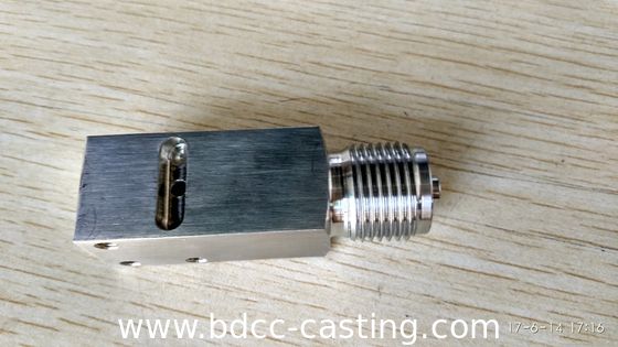 La aduana toda clase de materiales, una variedad de especificaciones, proceso mecánico parte; juntas, instalaciones de tuberías, echando