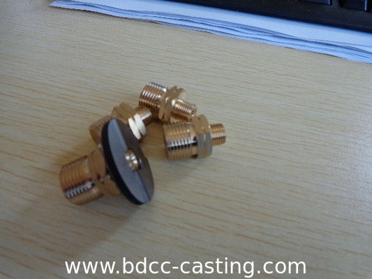 Procesando aduana toda clase de instalación de tuberías, CNC que trabaja a máquina, colocación de cobre amarillo, hecha en fabricante del profesional de China