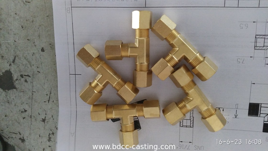 Tee de latón, Productos de conector de latón CNC personalizados, fabricante profesional hecho en China