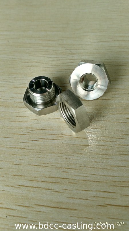 La aduana toda clase de materiales, una variedad de especificaciones, proceso mecánico parte; juntas, instalaciones de tuberías, echando