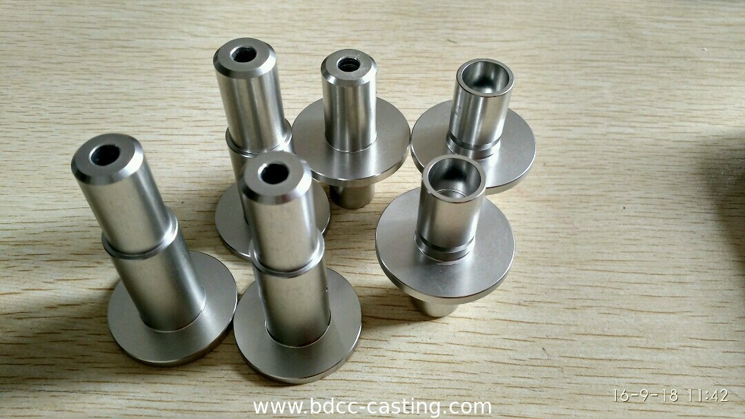 Piezas que trabajan a máquina modificadas para requisitos particulares de la precisión del CNC con toda clase de finales, hechos en fabricante del profesional de China
