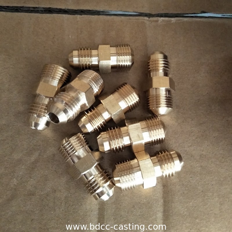 Procesamiento personalizado de todo tipo de conexiones de tuberías, adaptadores, mecanizado CNC, conexiones de latón, tuercas y pernos de latón. Conexiones de latón roscadas