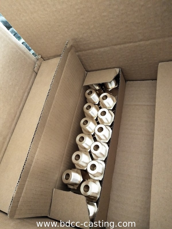 Procesamiento personalizado de todo tipo de conexiones de tuberías, adaptadores, mecanizado CNC, conexiones de latón, tuercas y pernos de latón. Conexiones de latón roscadas